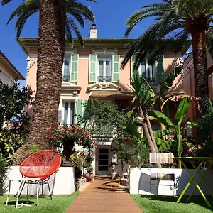https://hotel-villa-rose.fr-provencehotel.com